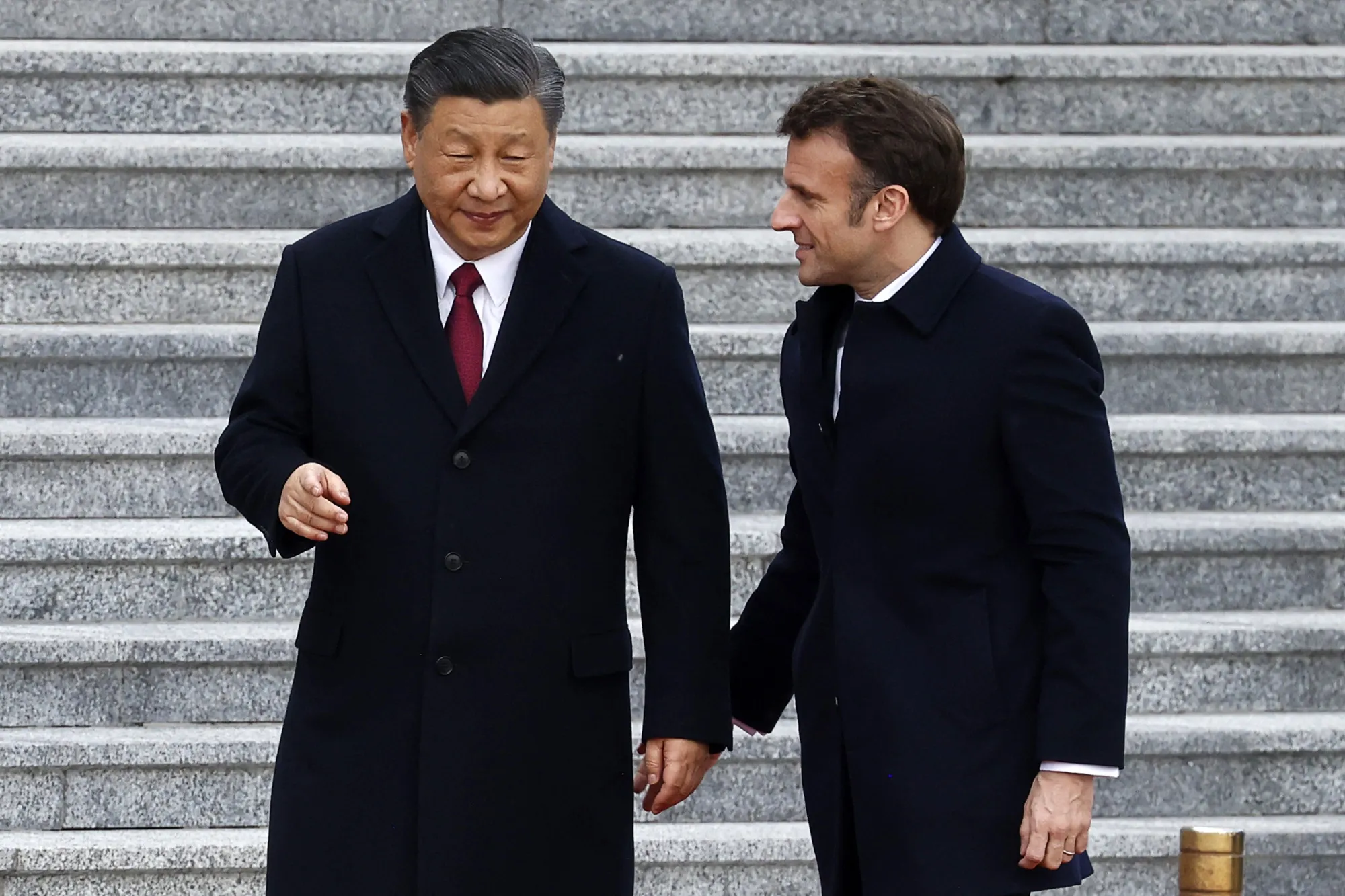 Xi Jinping and Emmanuel Macron in Beijing on April 6.