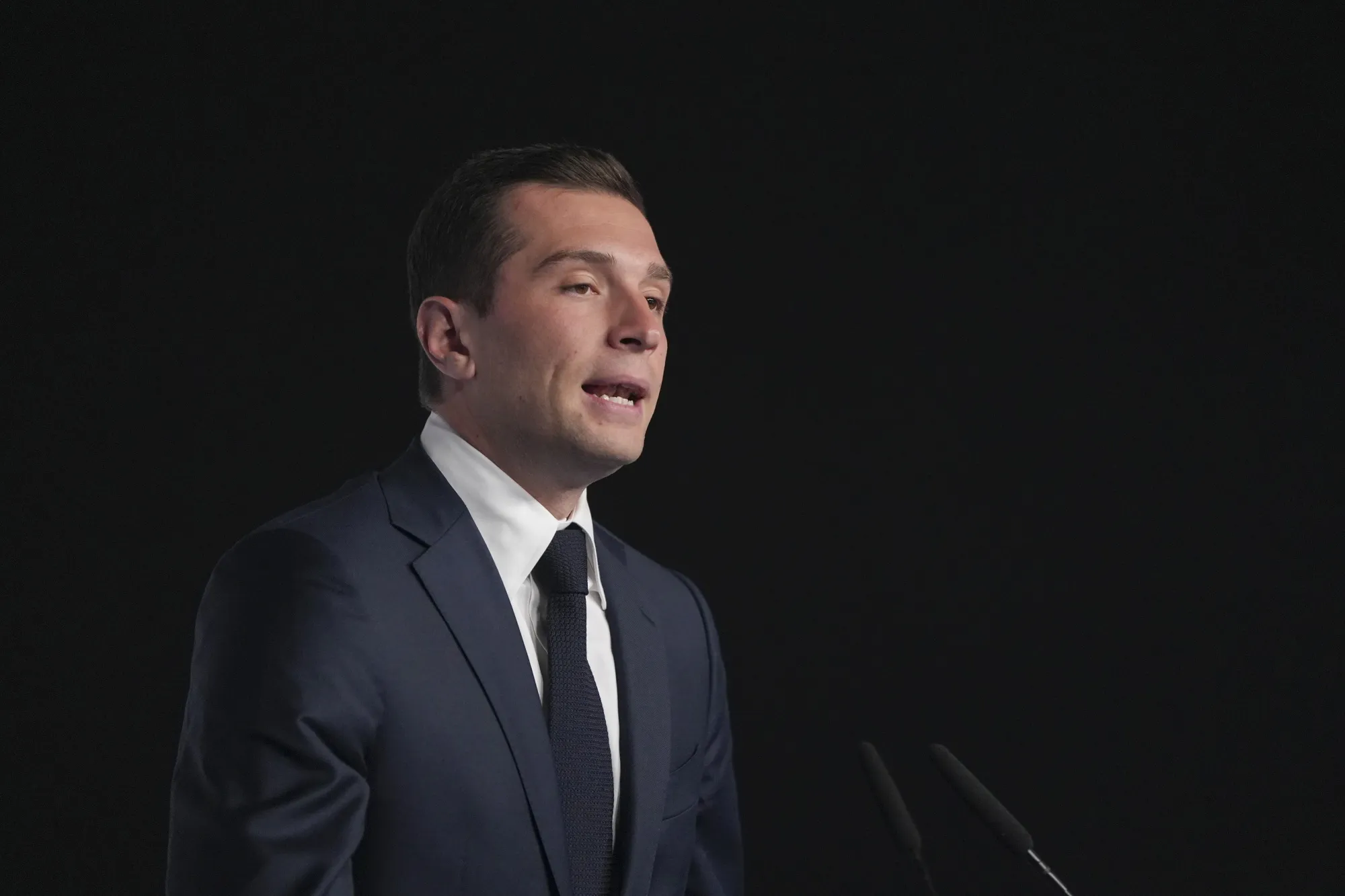 Jordan Bardella Blames 'Unnatural' Alliances as French Left Leads Vote - Bloomberg