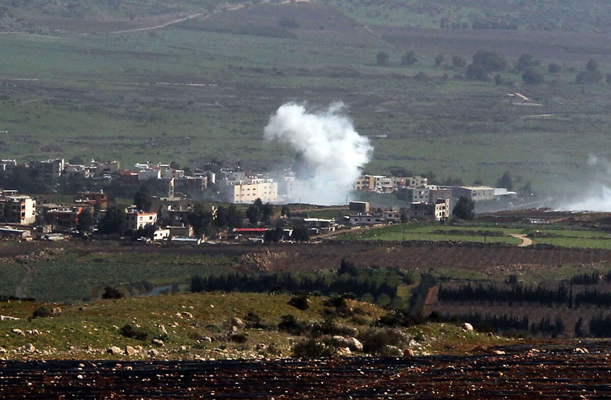 Hezbollah Attacks Israel Army Vehicle As Frontier Heats Up - Bloomberg