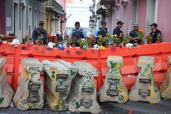 Scenes From San Juan as Frustration Boils Over