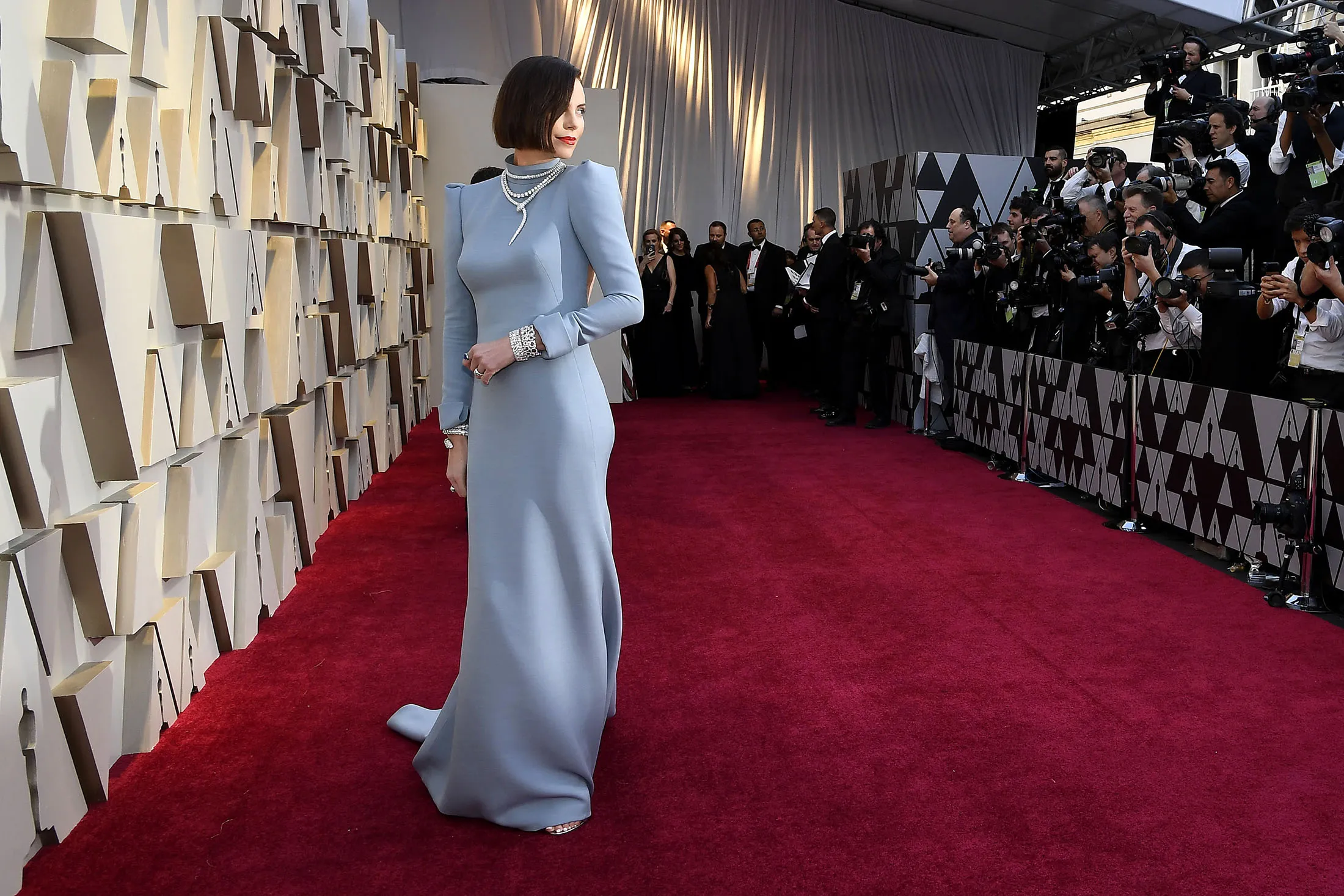 Oscars Red Carpet Is Mostly Fashion With Only a Little Politics Bloomberg