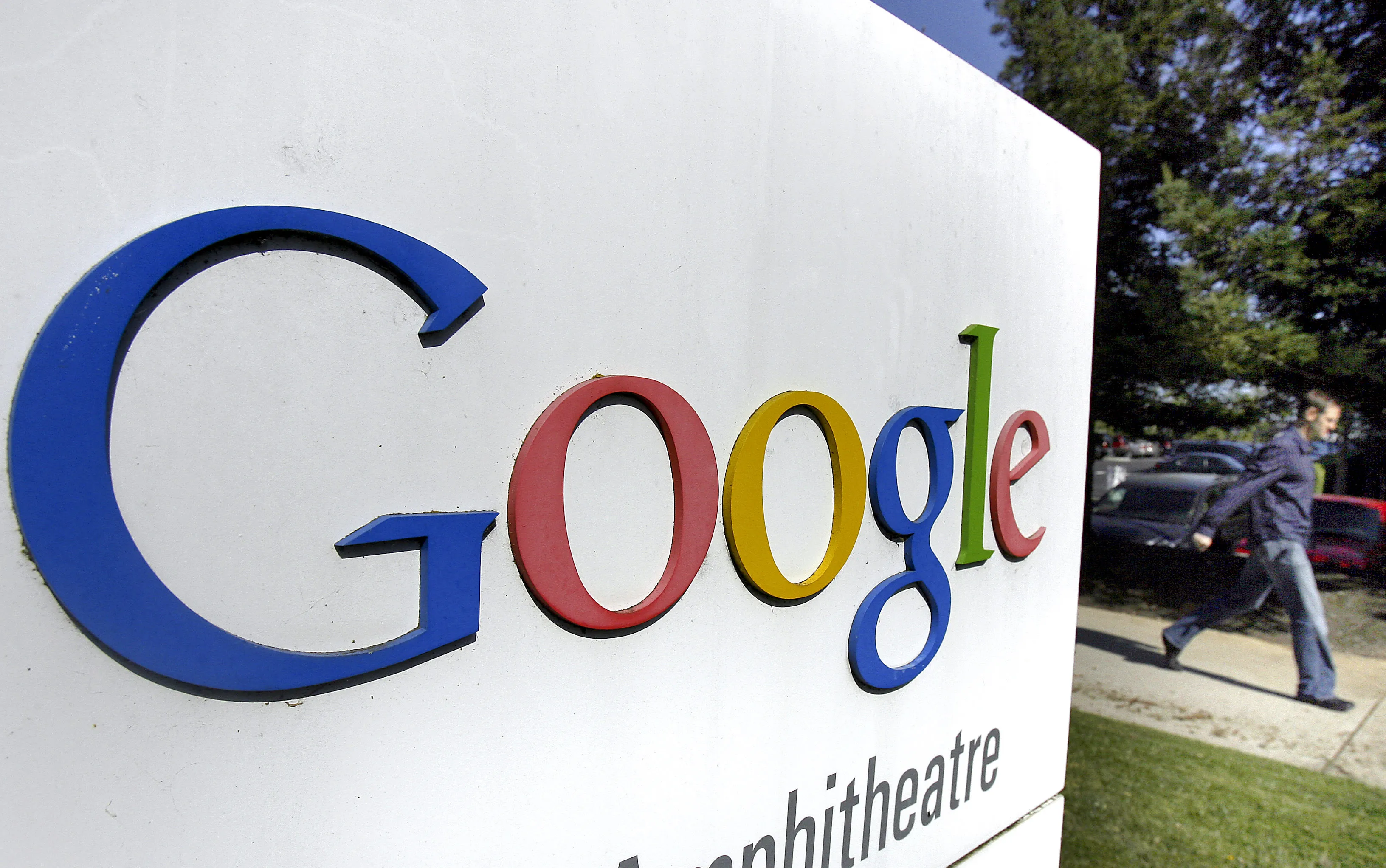 UNITED STATES - APRIL 16: A pedestrian passes by the headquarters of Google Inc. in Mountain View, California.&nbsp;&nbsp;