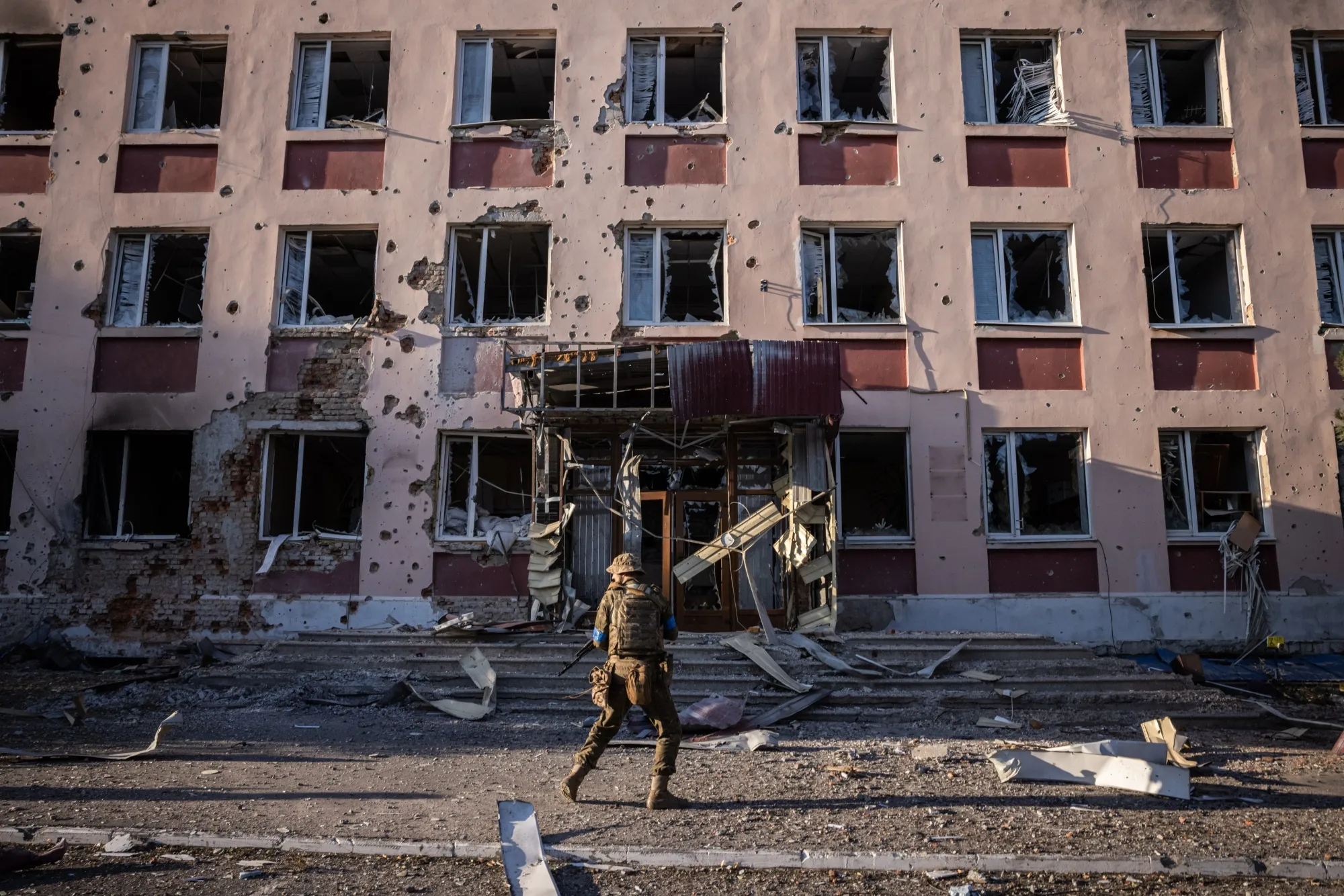 Ukrainian soldiers walk through&nbsp;Sudzha, Russia,&nbsp;on Aug. 18.