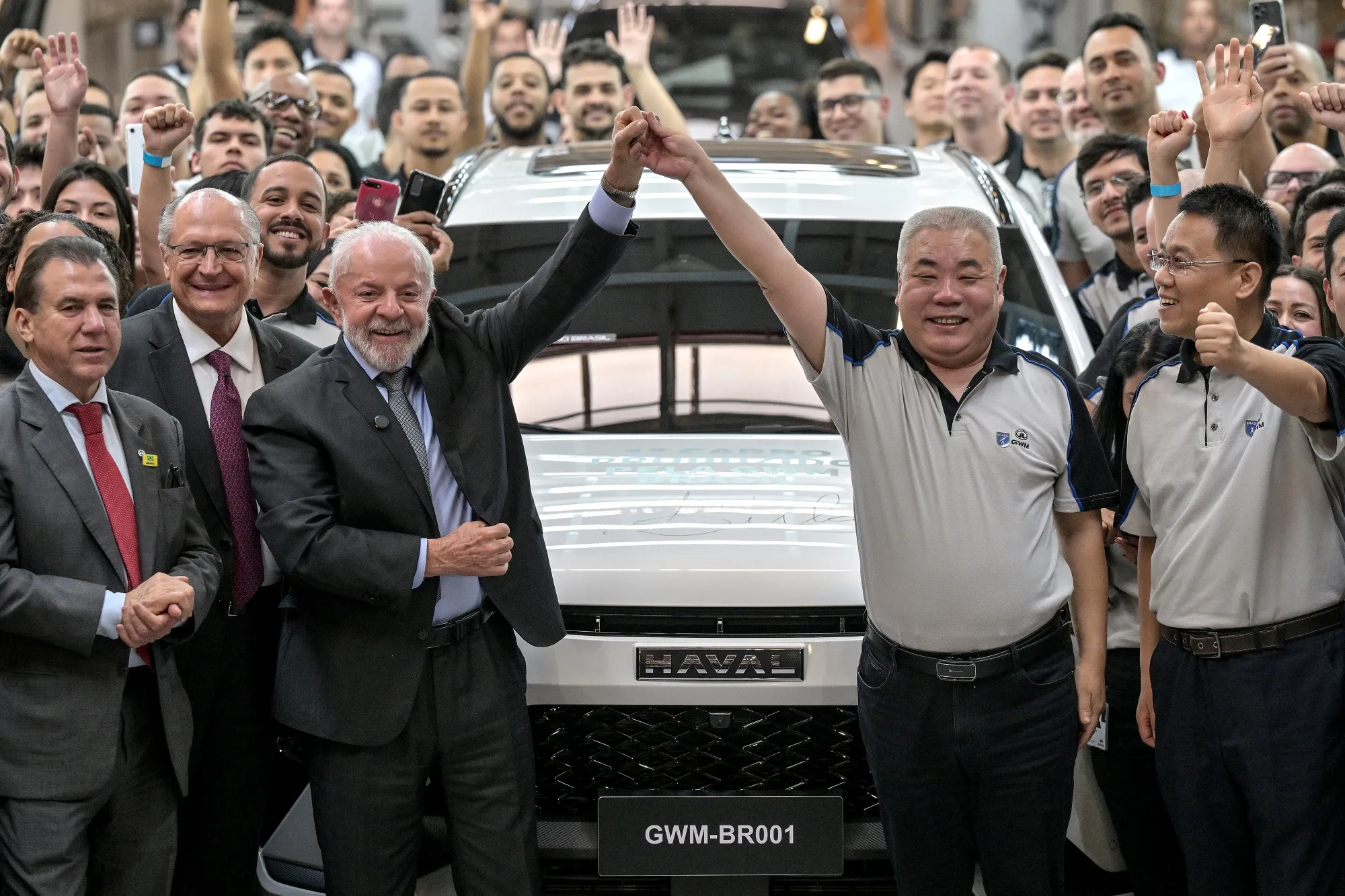 Luiz Inacio Lula da Silva with Mu Feng during the inauguration of the GWM automobile factory in Iracemapolis, Brazil on Aug. 15.