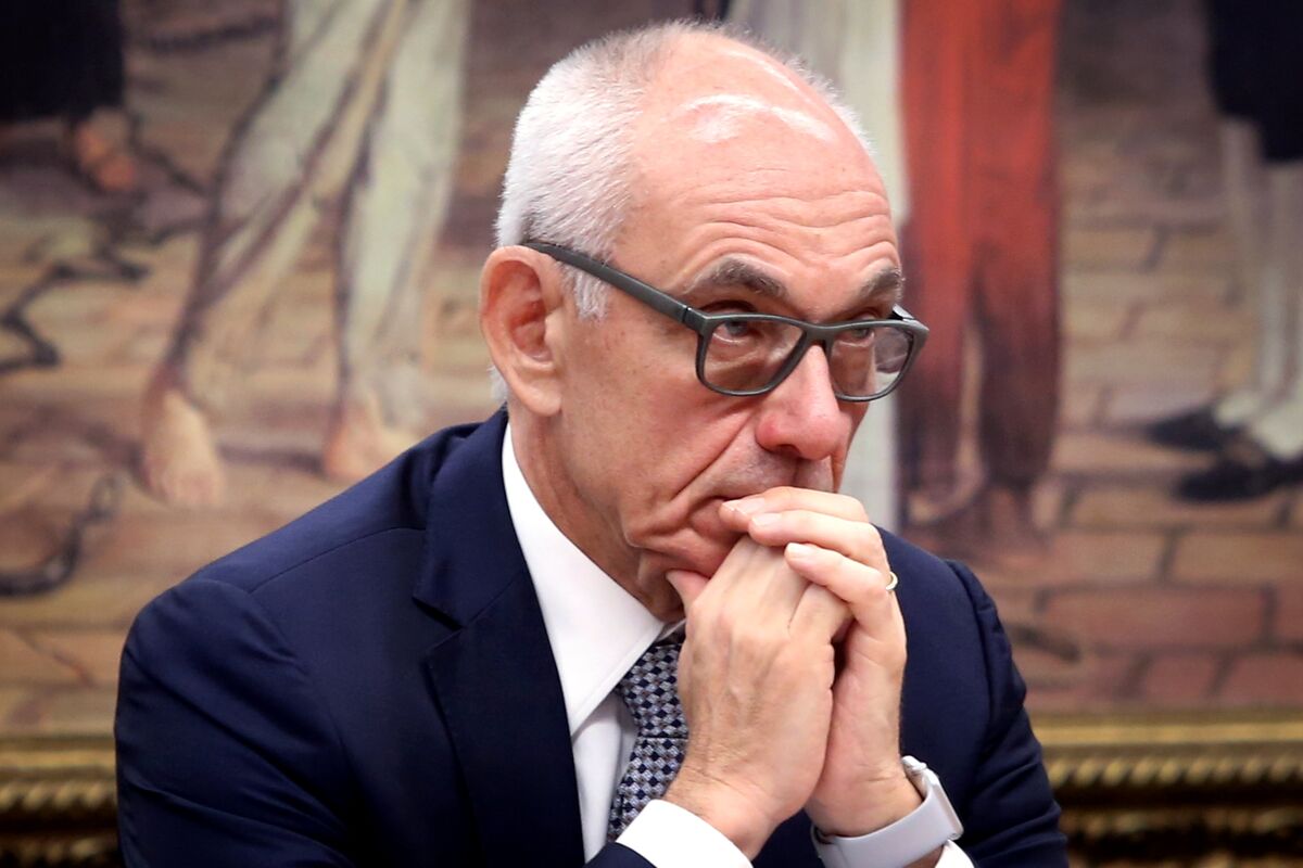 Vale CEO Is Ready to Quit Amid Prosecutors' Deadline, Folha Says ...