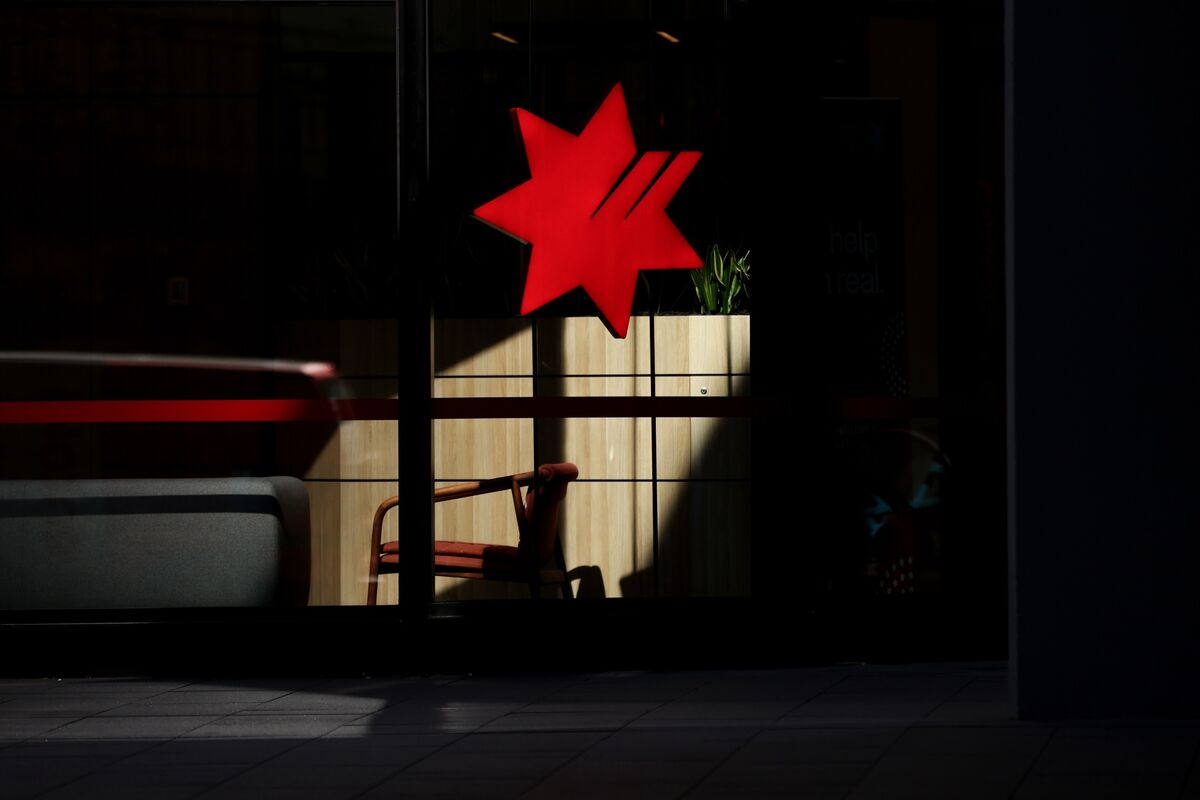 
                            National Australia Bank Profit Rises on Business, Home Lending