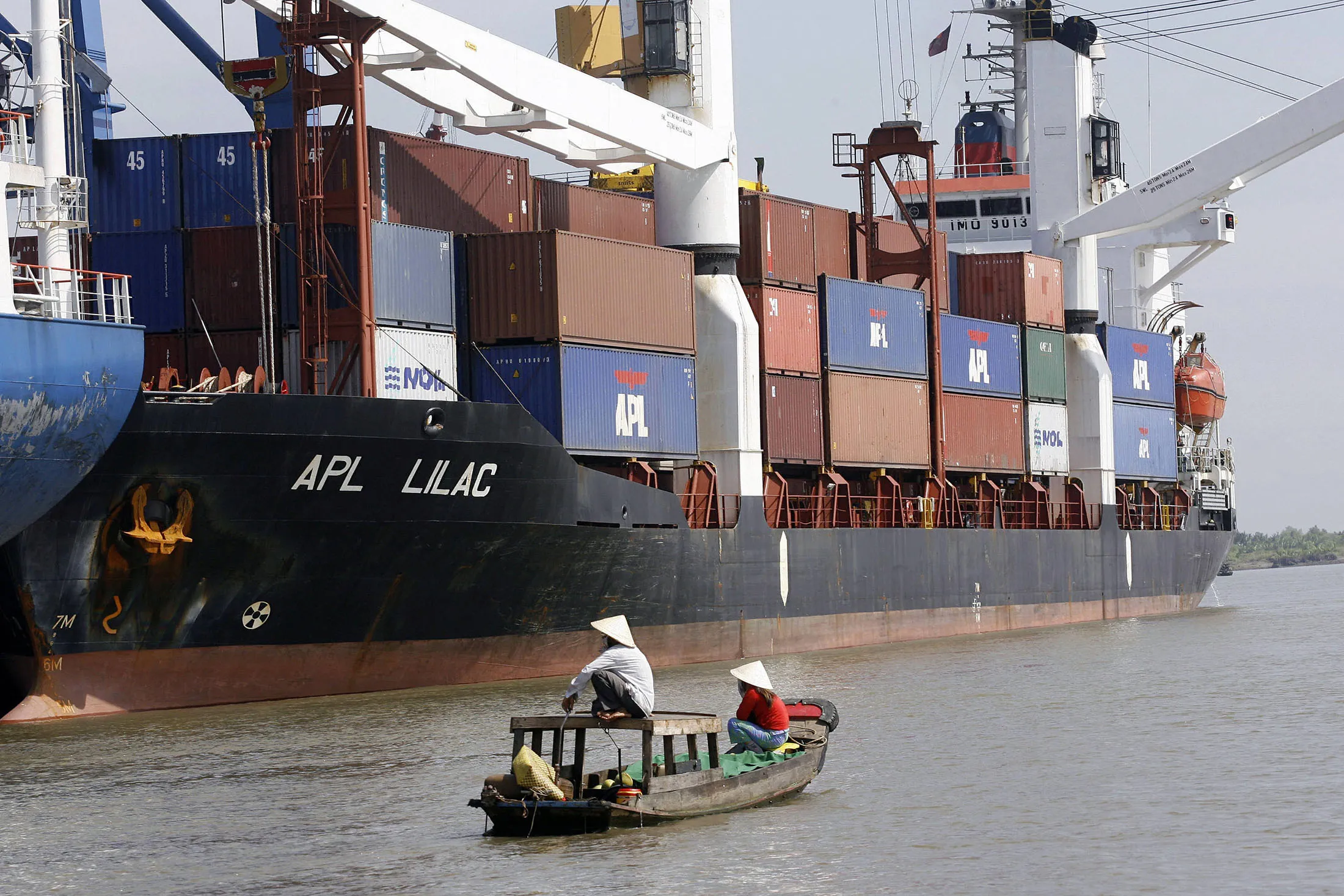 Emerging Markets Run Risks in Trade, Energy Prices, Tech Gap - Bloomberg