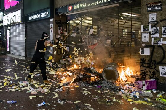 Embattled Hong Kong Subway Operator Appeals for End to Vandalism