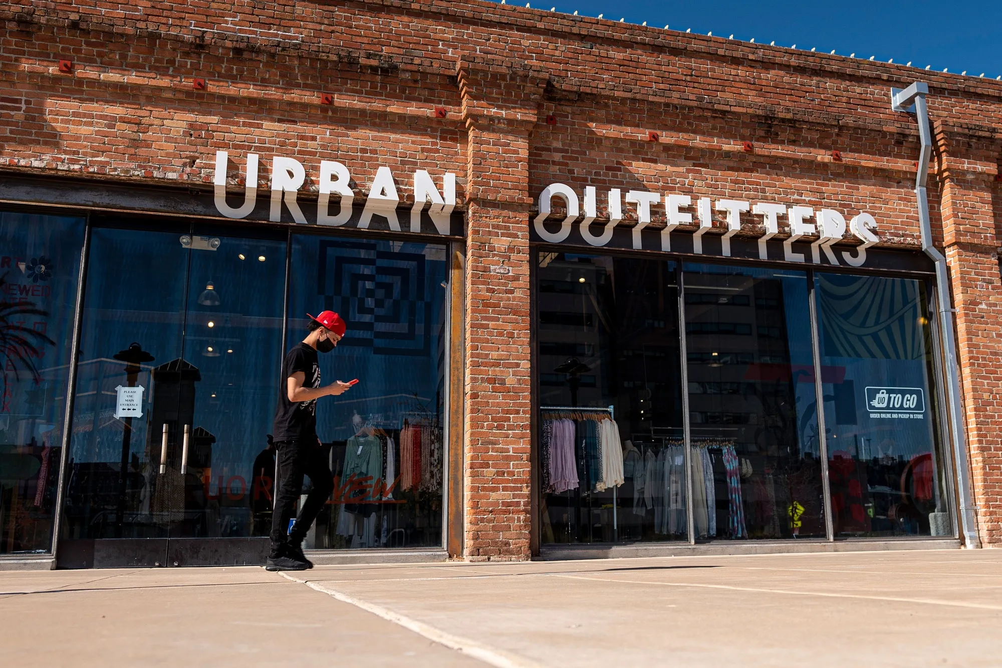 An Urban Outfitters Store Ahead Of Earnings Figures