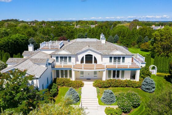 The Hamptons Hit Uncharted Waters: $75,000-a-Month Fall Rentals