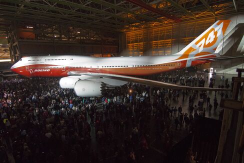 Boeing Loses $1.76 Billion Jumbo-Jet Order After Cutting Output