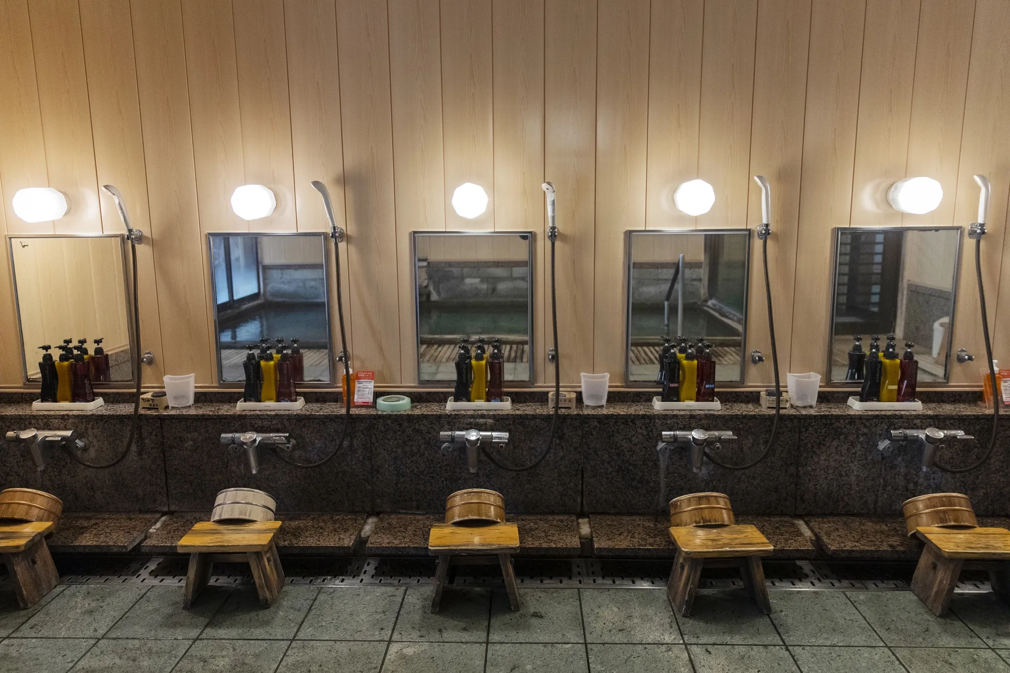 Washing stations at Onsen Shousenkaku Kagetsu.