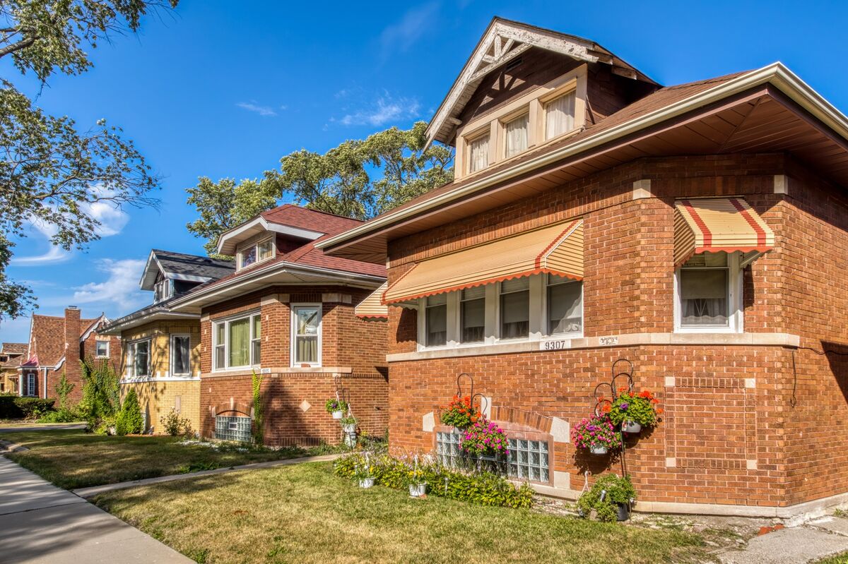 The Bungalow Home Design That Unifies Chicago - Bloomberg
