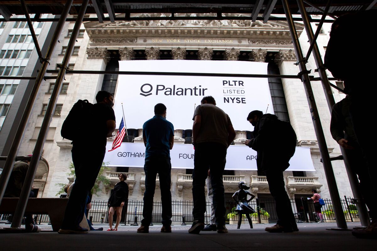 US Stocks Drop as Palantir Earnings Lead to Valuation Concerns