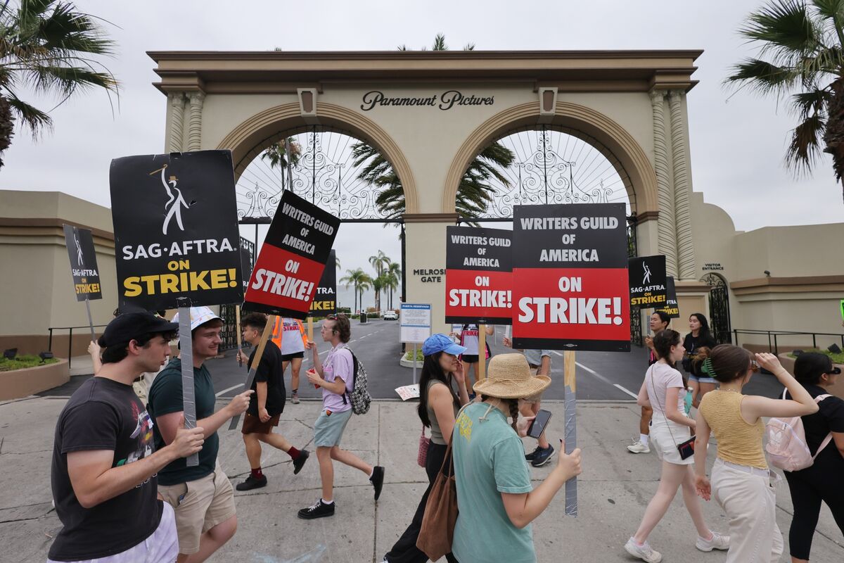 Hollywood Strikes Pose a Credit Risk for 113 Million Muni Deal Bloomberg