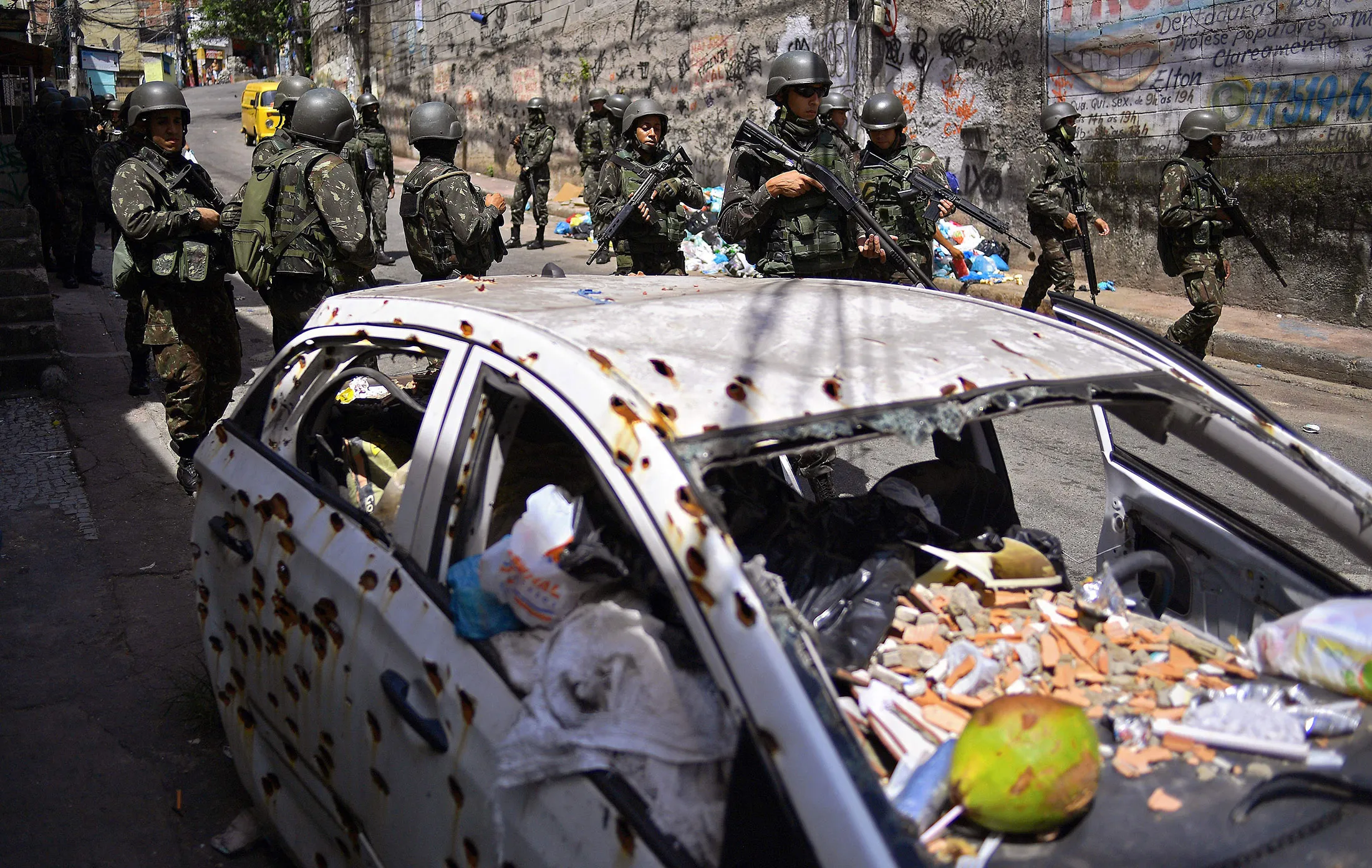 License-to-Kill Policing to Get a Trial Run in Rio de Janeiro - Bloomberg