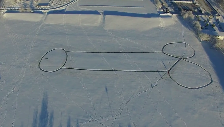 The new improved snow penis created in Gothenburg's suburbs. 