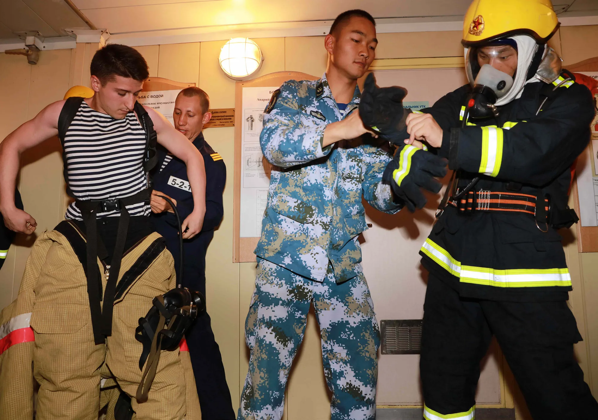 Chinese and Russian sailors compete during the 'Joint Sea-2017' exercises in Baltiysk, Kaliningrad, Russia, on July 24, 2017.
