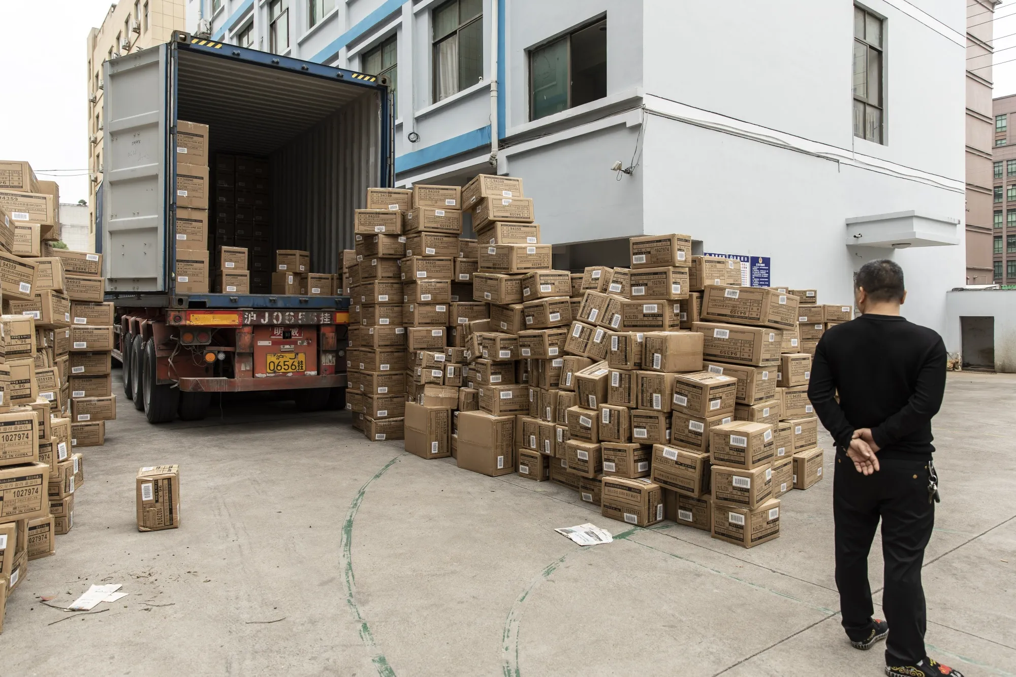 Troubles in China's 'Christmas Town' Mean Higher Holiday Prices