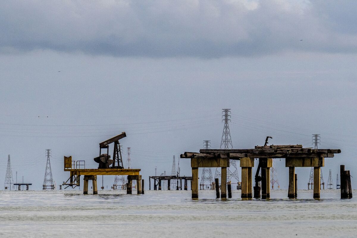 bloomberg.com - Jennifer A Dlouhy - Trump's Big Venezuela Deal Leaves US Oil Industry Blindsided