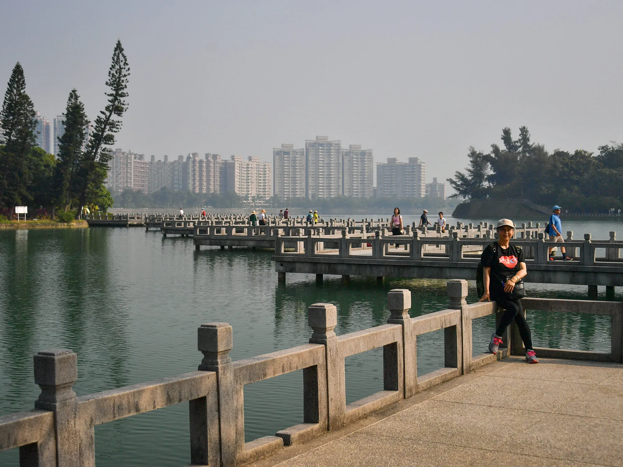 Chengcing Lake in Niaosong, Kaohsiung.)