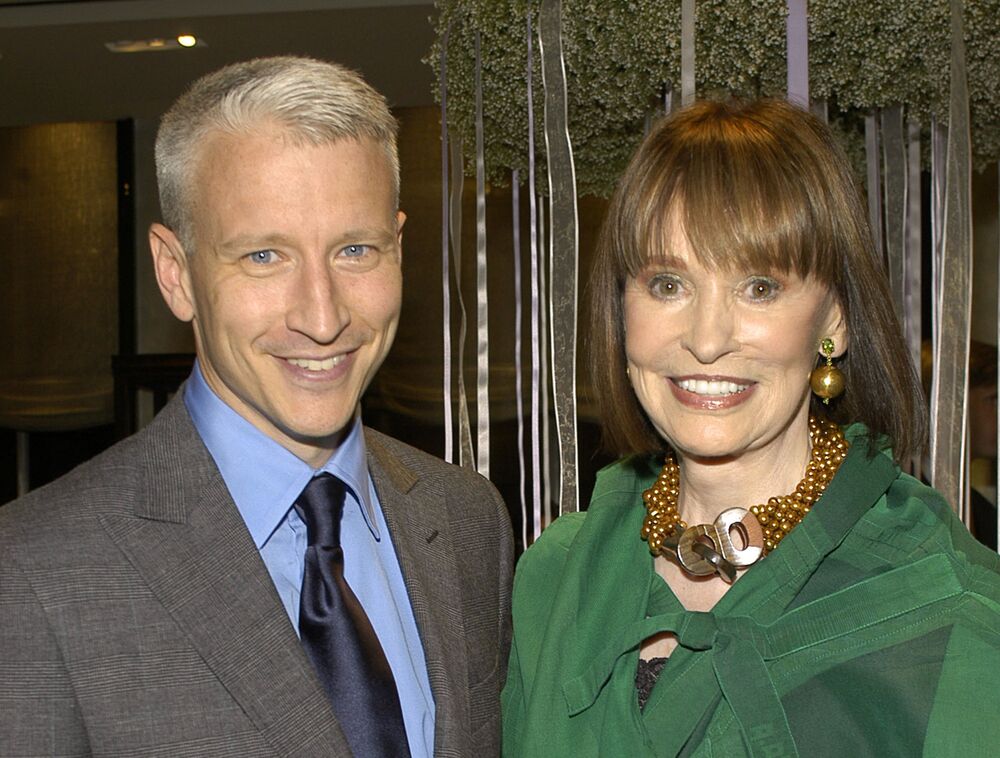 gloria vanderbilt apparel