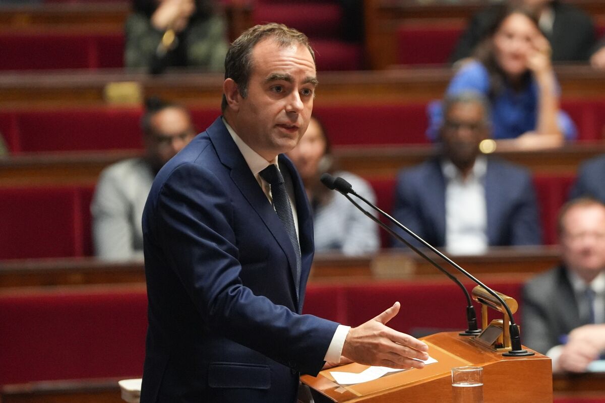 bloomberg.com - Lionel Laurent - French Budget Crisis Now Has Its Own Video Game