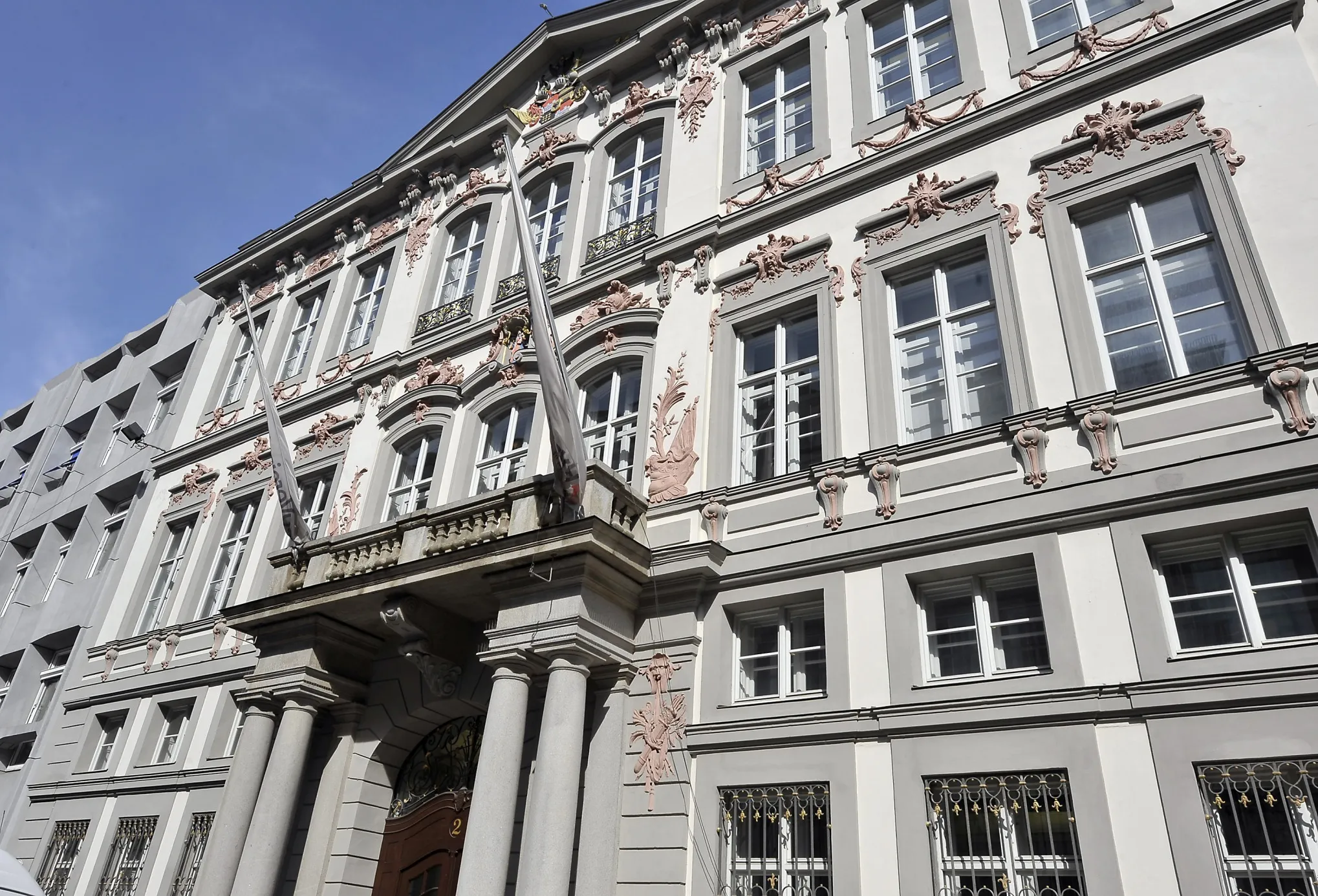 Paul&nbsp;Mora is among six people charged by Frankfurt prosecutors in 2017 over the controversial tax trades at UniCredit SpA’s HVB unit.