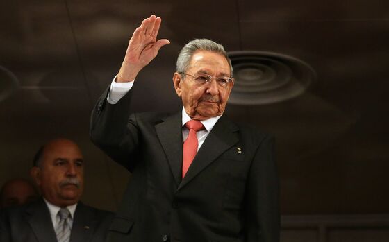 Twitter Suspends Accounts of Raul Castro, Cuban Media