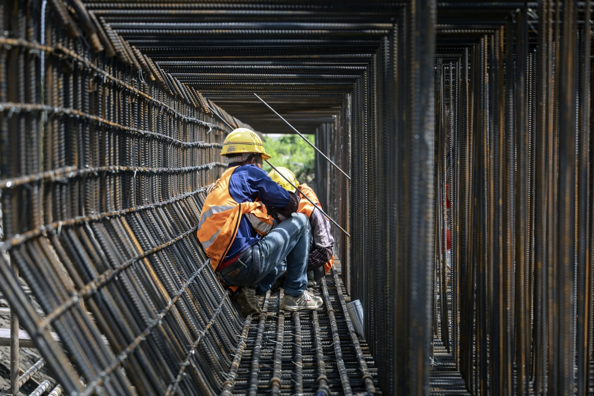 Construction&nbsp;of an elevated highway on the outskirts of Shanghai.