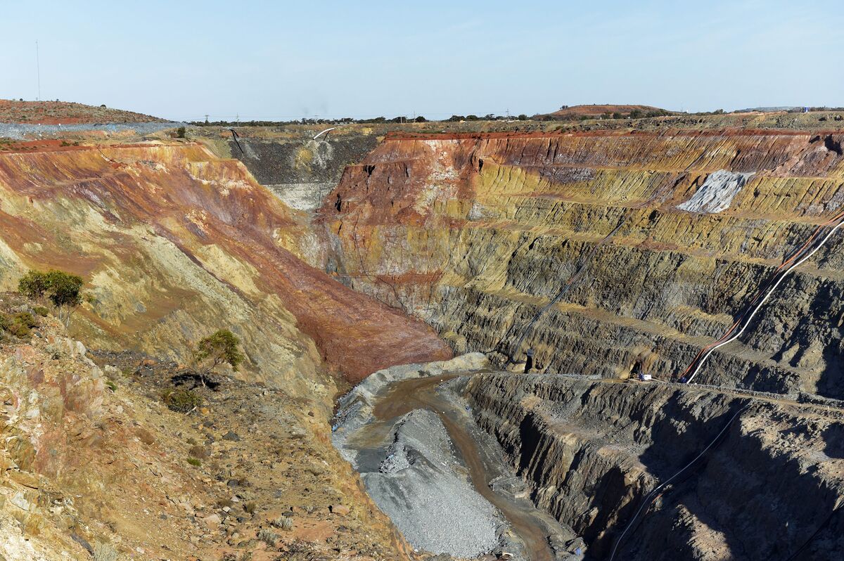 Gold Fields Sells Stake in Northern Star Valued at A$1.1 Billion