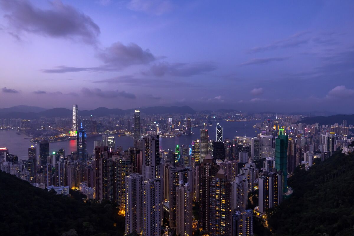 Hong Kong’s Private Wealth Bankers Should Be Anxious