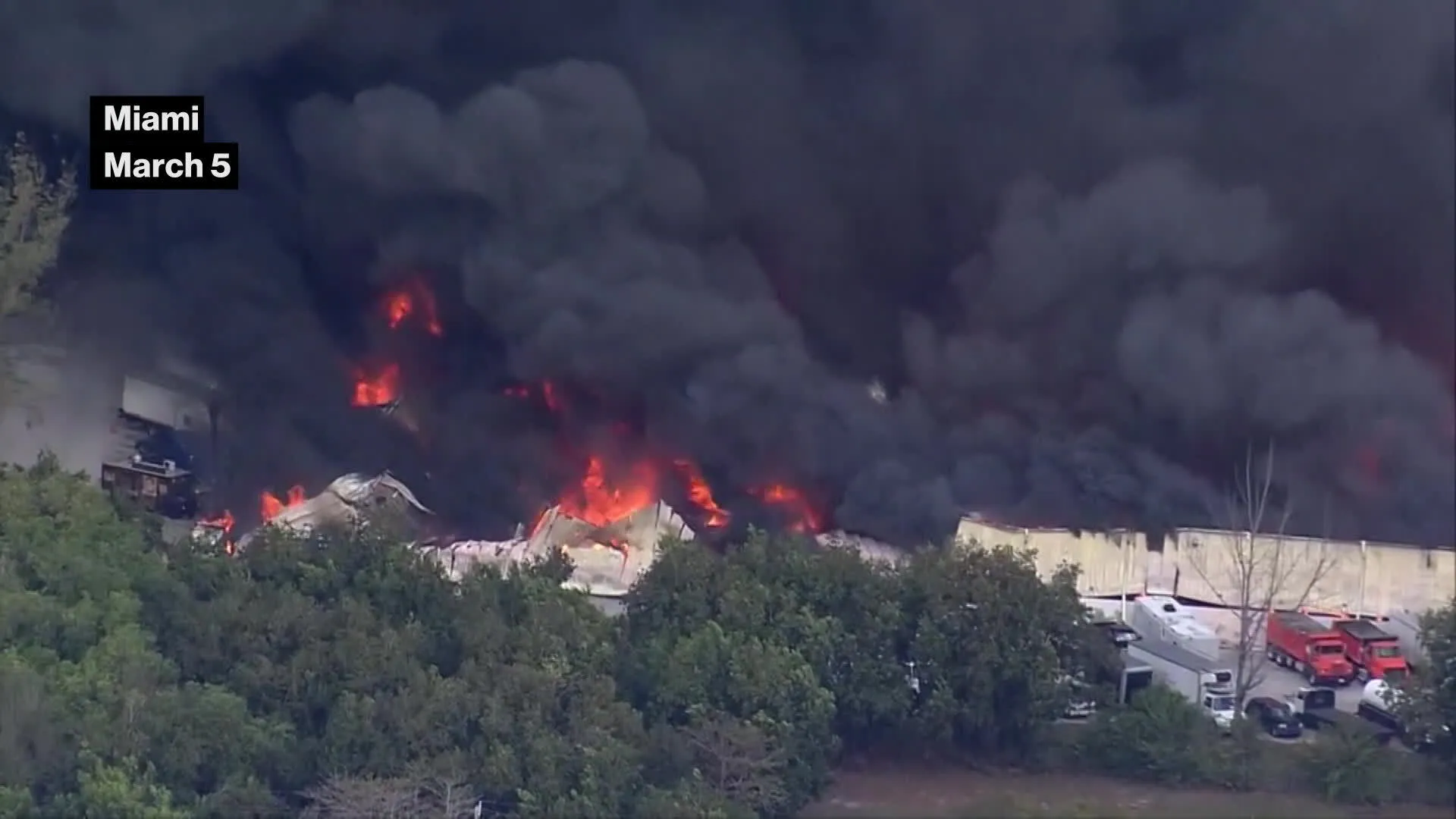 Watch Massive Warehouse Fire Breaks Out in Miami - Bloomberg