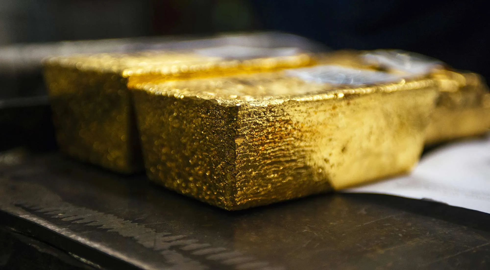 1506382593_Gold-lede