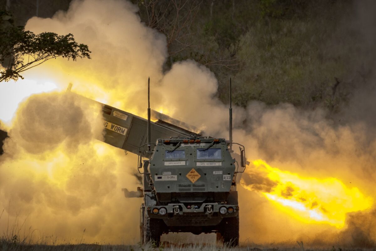 US Approves Sale of HIMARS Mobile Rocket Systems to Australia