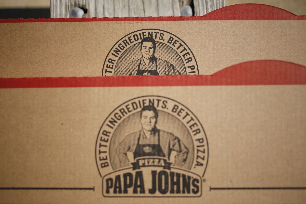 Papa John’s Schnatter Didn’t Want Public Fight Over Board Seat - Bloomberg