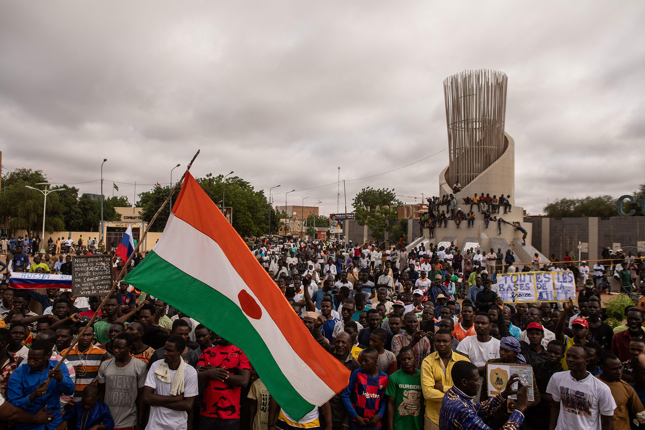 Nigerian Lawmakers Seek Diplomatic Solution to Niger’s Coup Bloomberg