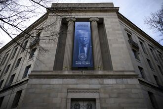 TOPSHOT-US-POLITICS-TRUMP