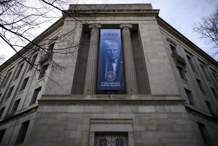 TOPSHOT-US-POLITICS-TRUMP