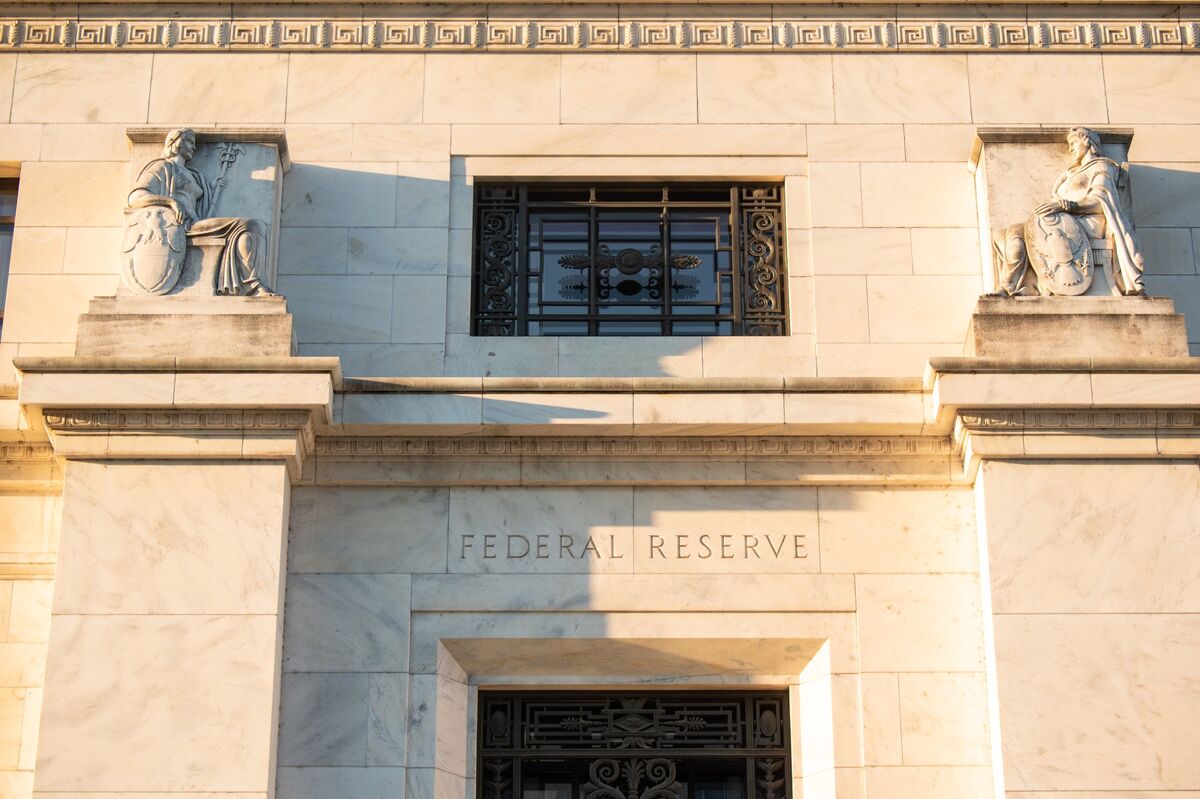 Bond Market Shows U.S. Is Leading in Race to Reflate Economy - Bloomberg