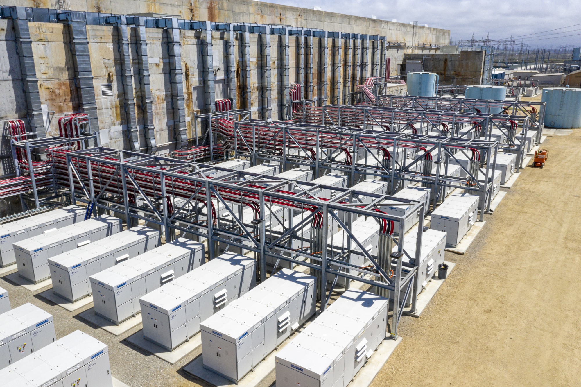 Inside The World's Largest Battery Energy Storage Facility