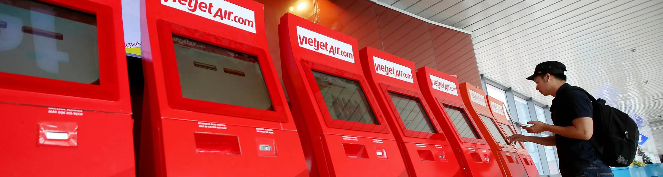 1488250980_vietjet lede