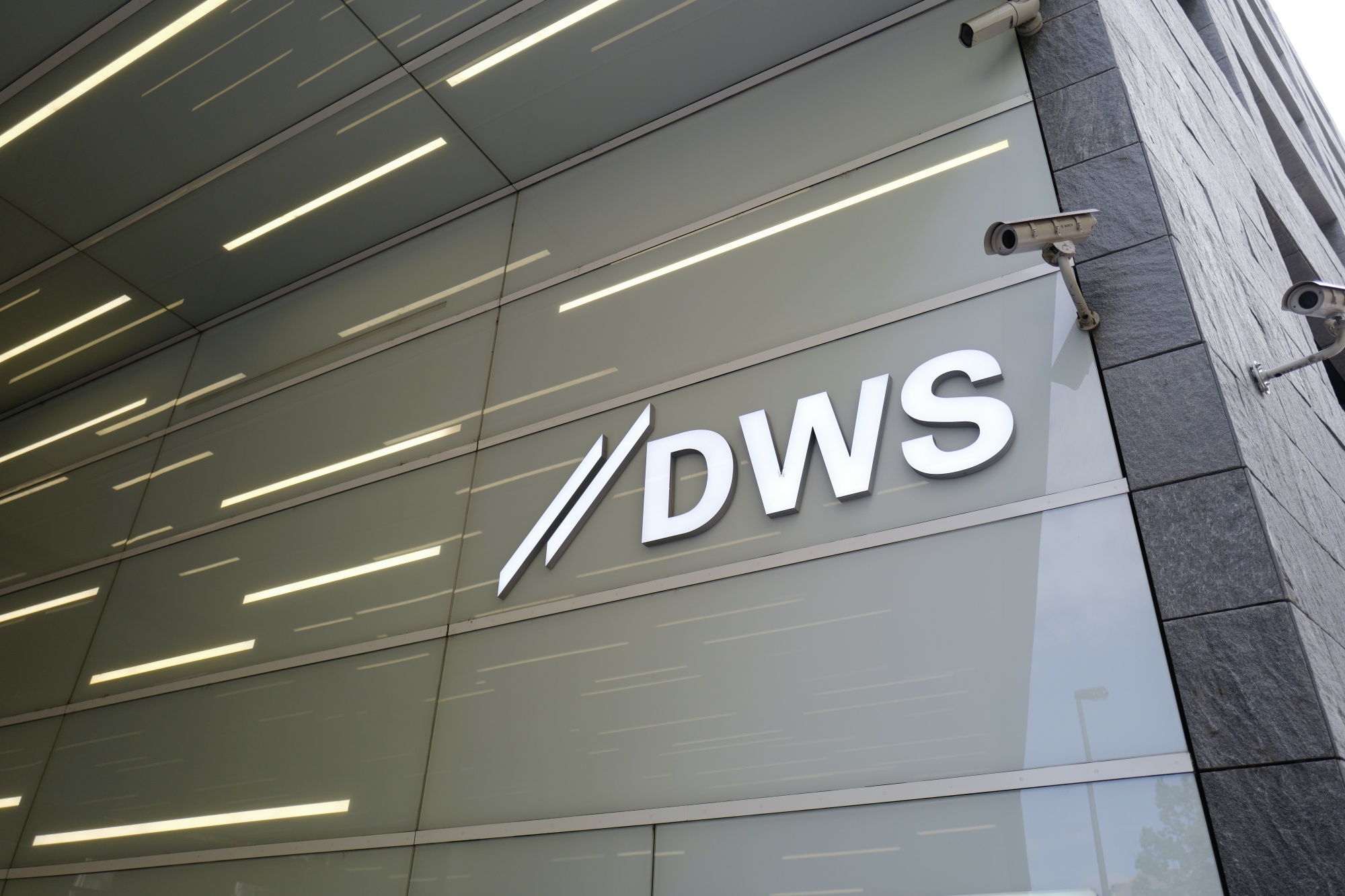 DWS, Deutsche Bank's Investment Arm, Reports Fourth Quarter of