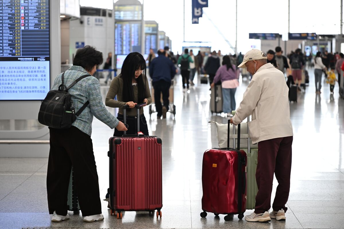 China Air Travel Hits Fresh Record on Post-Covid New Year Boost