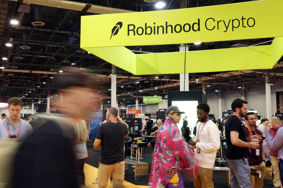 🟪"Robinhood: Le azioni raggiungono un nuovo massimo dopo quasi quattro anni, trainate dalla ripresa delle criptovalute"