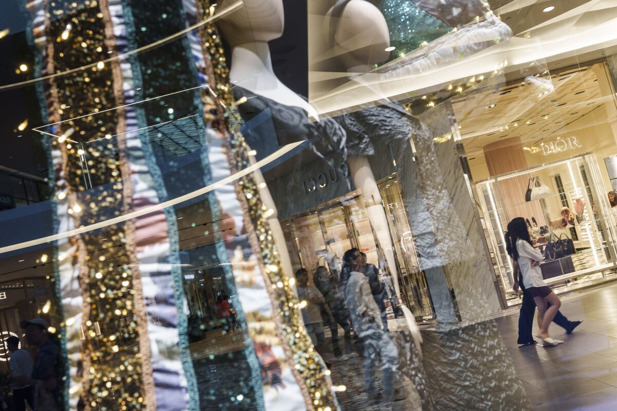 What the History of Zombie Malls Tells Us About the Future of Offices