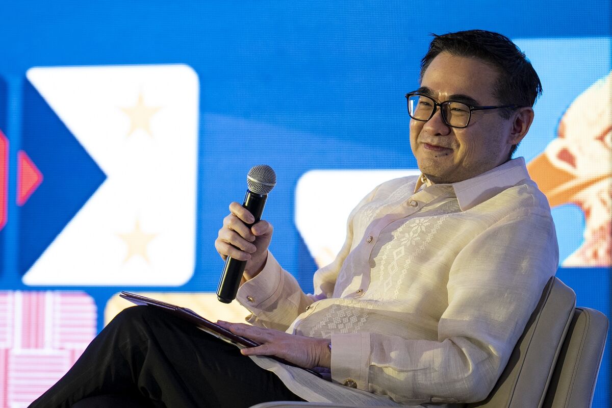
                            Marcos’s New Philippine Finance Chief Seen as Safe, Pro-Business Choice