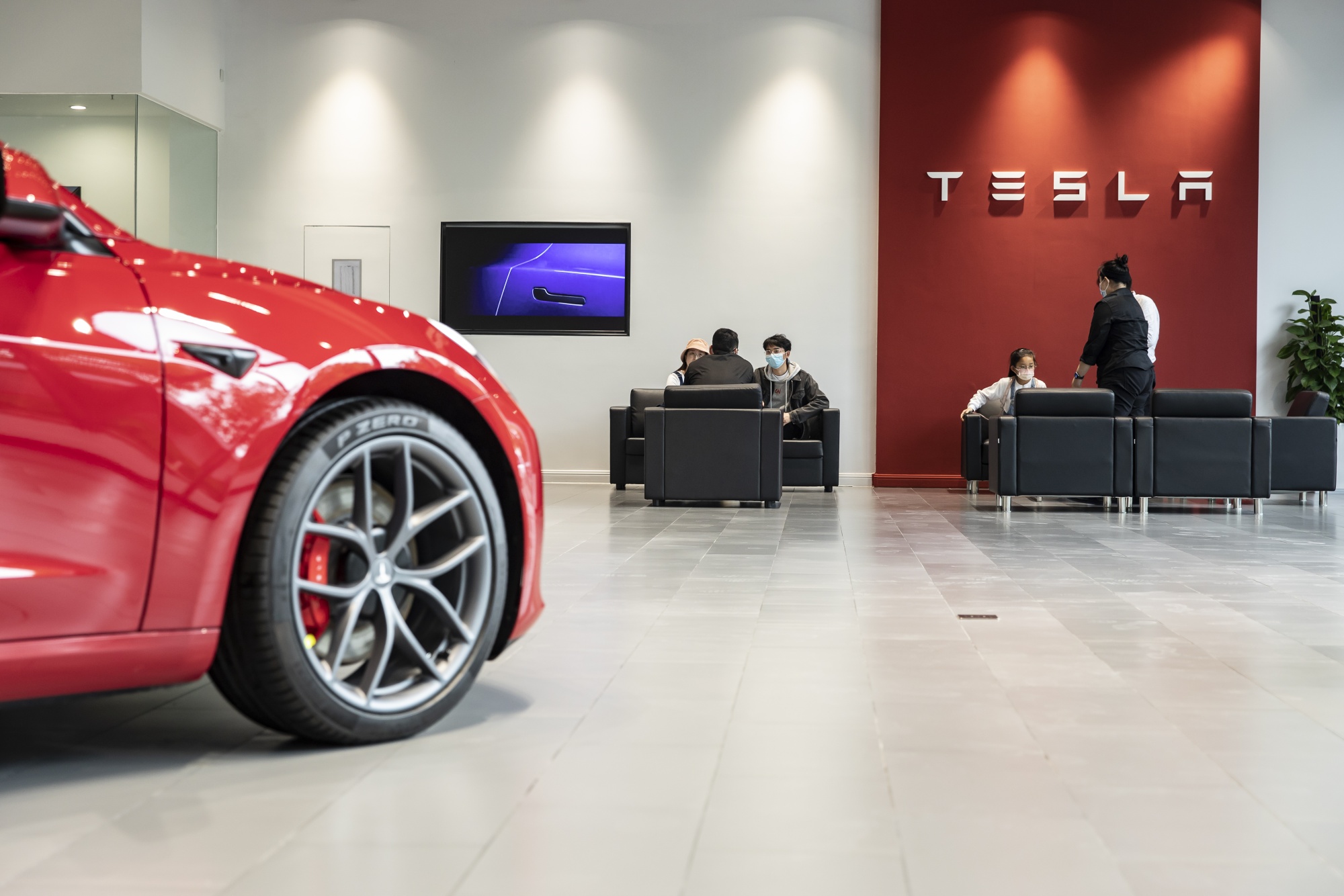 Tesla Selling Cars Without Key Fobs From July