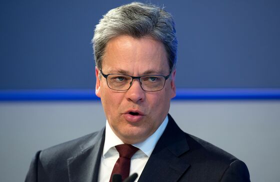 Commerzbank Picks Deutsche Bank’s Knof as CEO for Overhaul