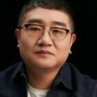 Headshot of Xu Lei